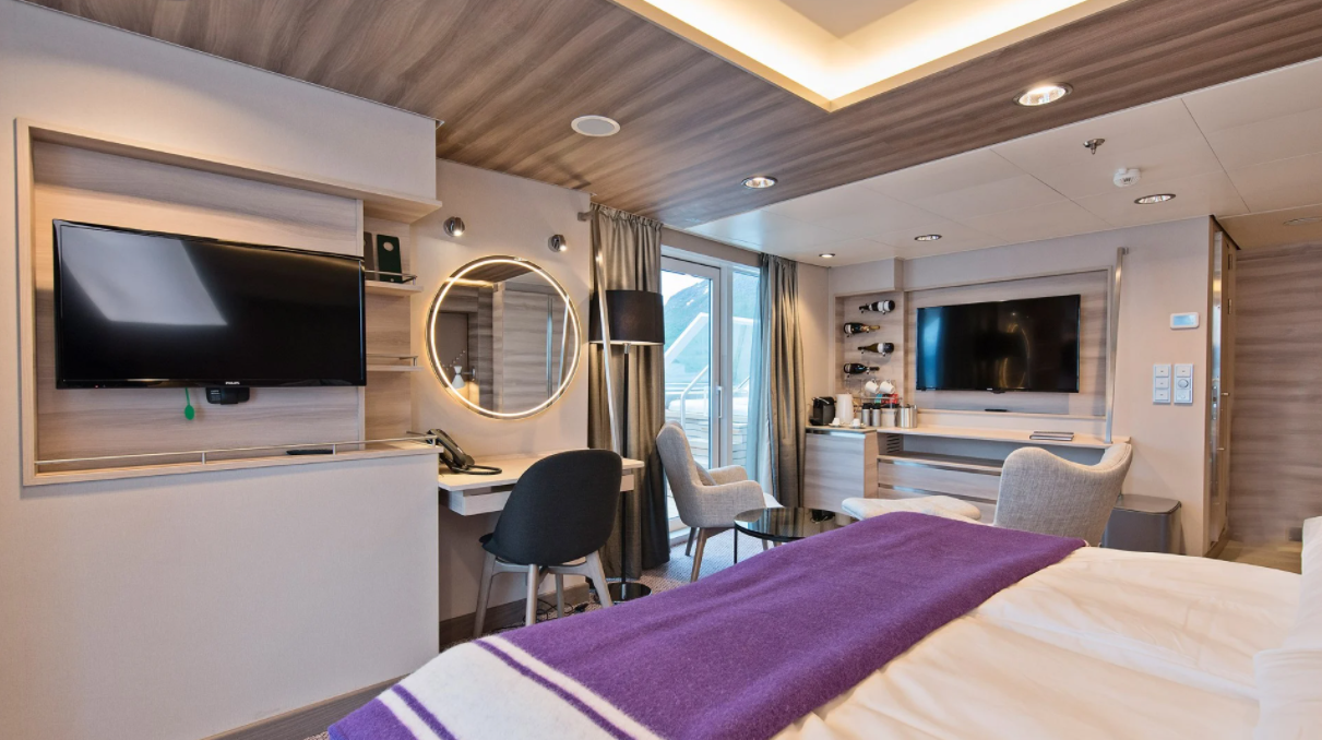 Hurtigruten - MS Fridtjof Nansen - Expedition Suite MC 1.png
